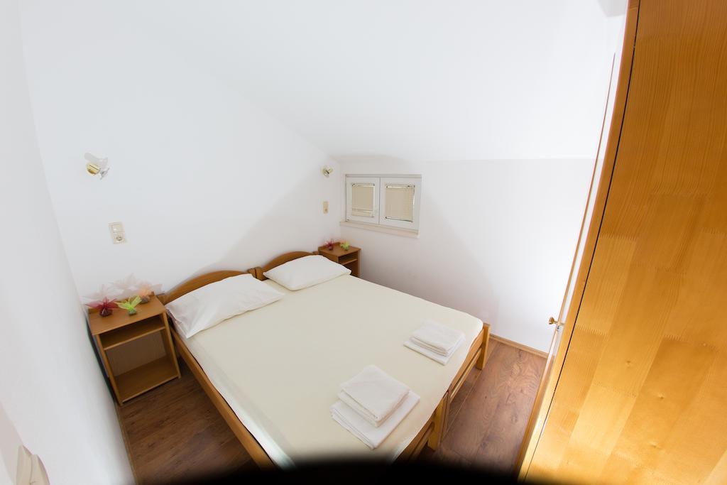 Apartments Ticinovic أوميس الغرفة الصورة