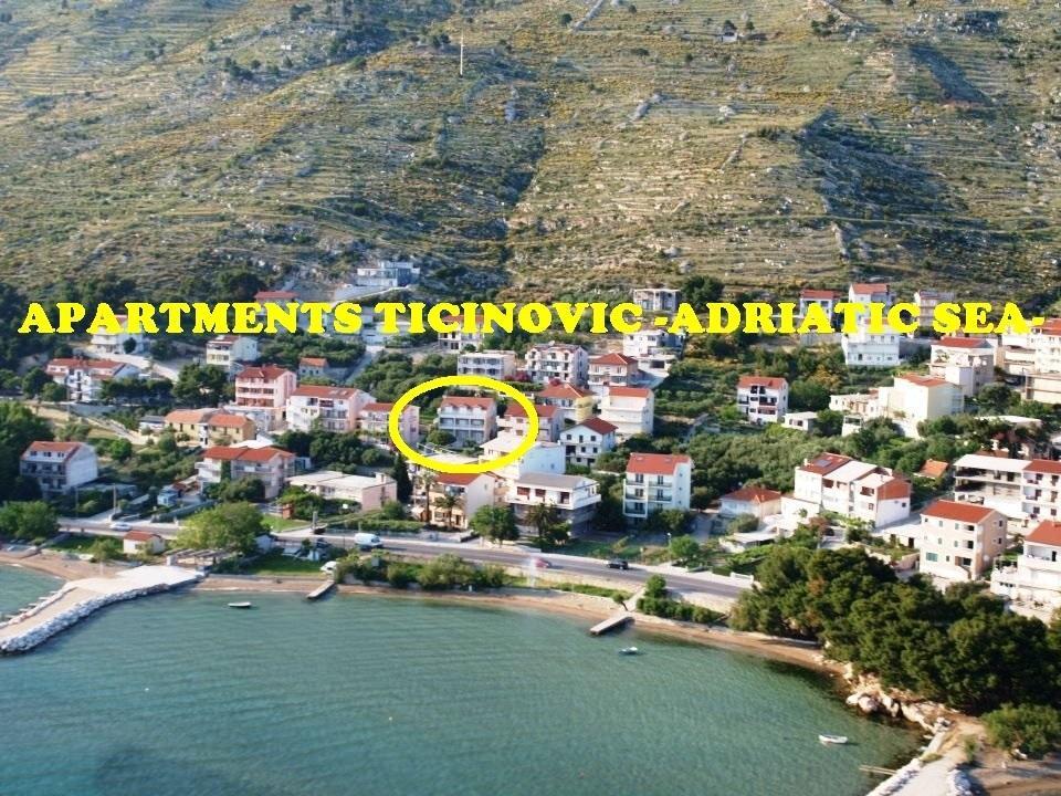 Apartments Ticinovic أوميس المظهر الخارجي الصورة