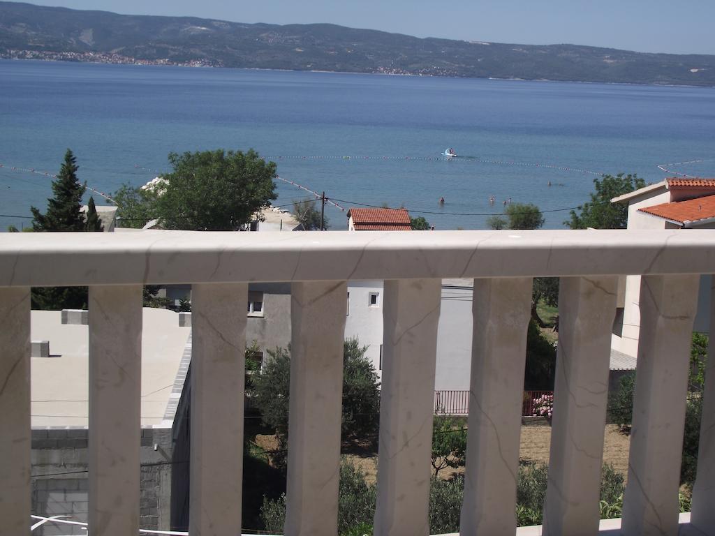 Apartments Ticinovic أوميس الغرفة الصورة