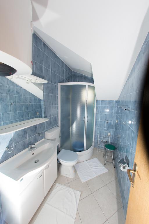 Apartments Ticinovic أوميس الغرفة الصورة